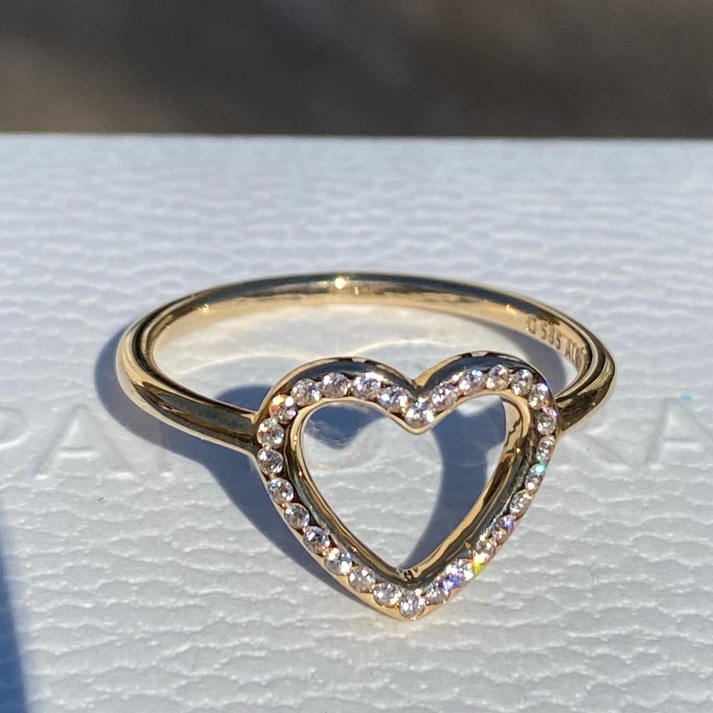 Pandora 14K Gold Captured Heart Ring
